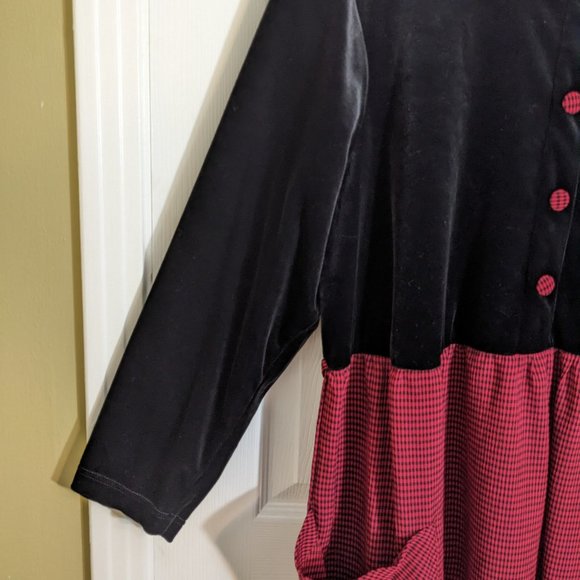 Pellini 1990s Vintage Black Velvet & Red Checkered Maxi Apron Dress - size 18/20 - Picture 4 of 13